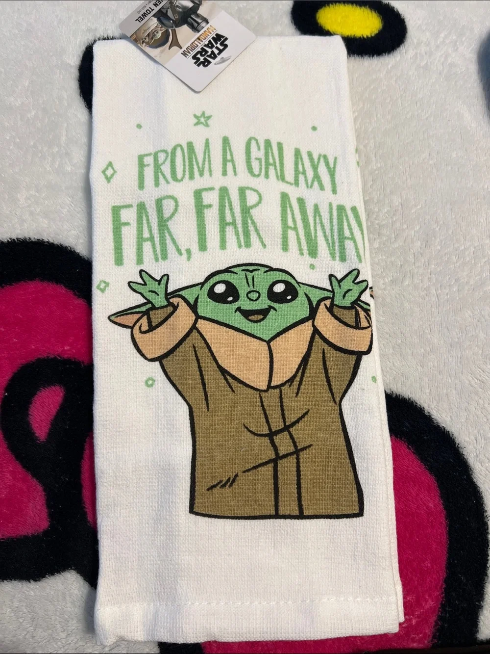 Star Wars Grogu Kitchen Towel and Oven Mitt Set - White & Yellow